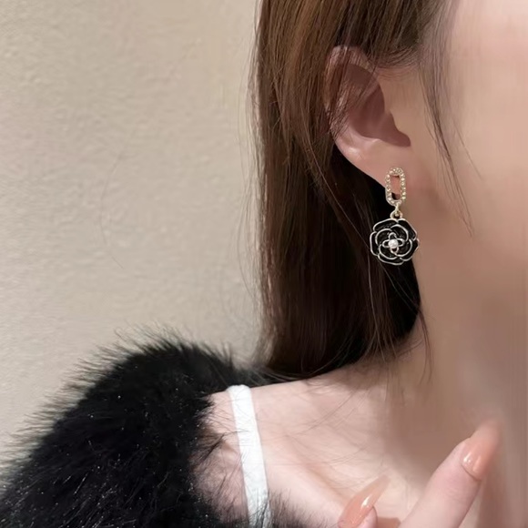 Black Camellia Flower Earrings - Picture 3 of 5